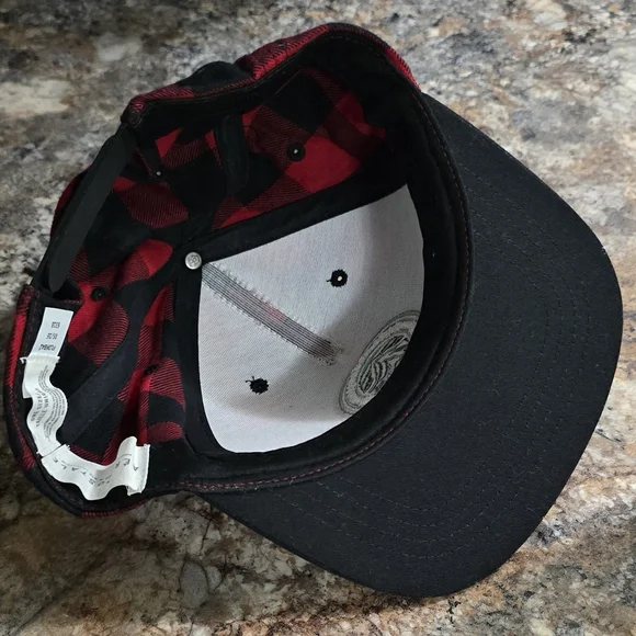 Aeropostale Red and Black Plaid Snapback Hat - Picture 3 of 6